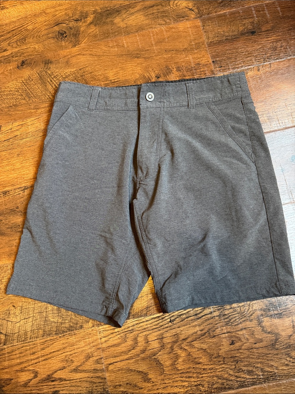 Men’s KUHL brand shorts size 33w 10” inseams